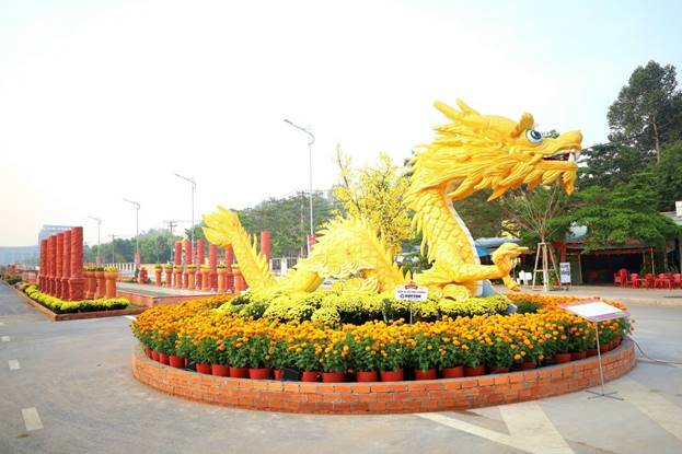 Đường gốm và hoa mừng Xuân Giáp Thìn 2024 tại Vĩnh Long